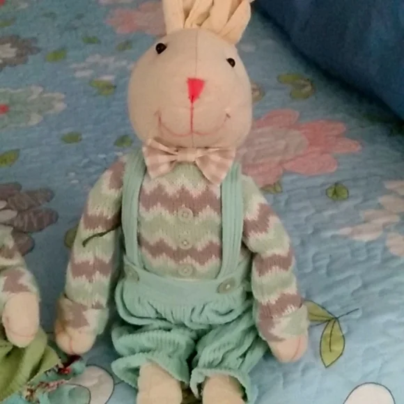 Easter Bunny Couple - Picture 4 of 9